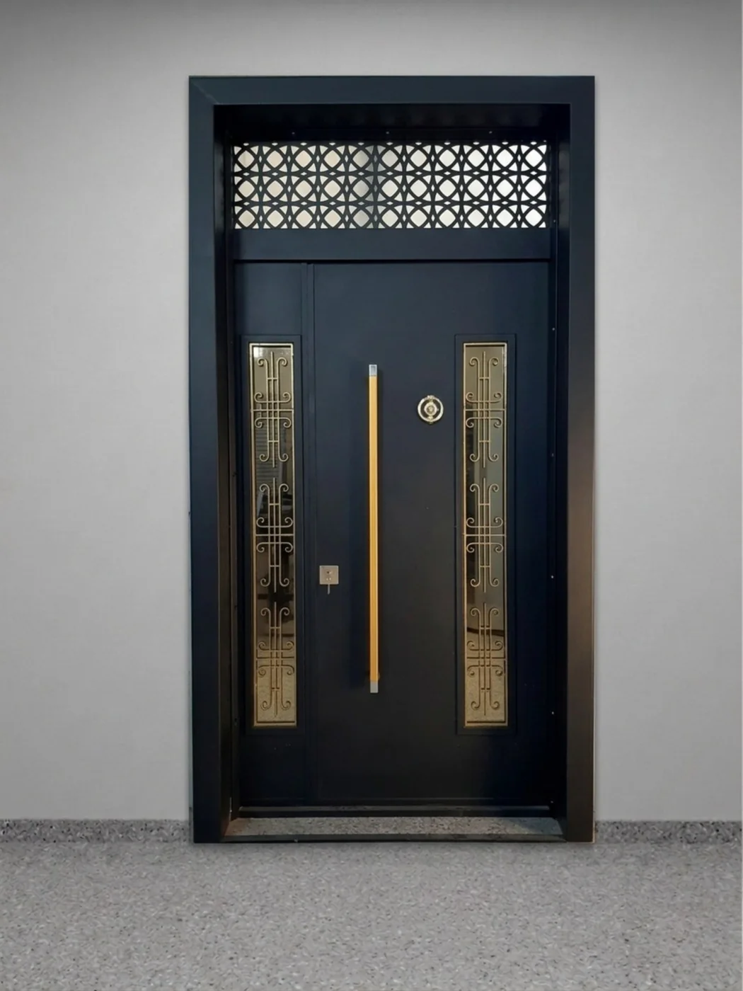 LND 02 Noir Brass Premium çelik kapı modeli